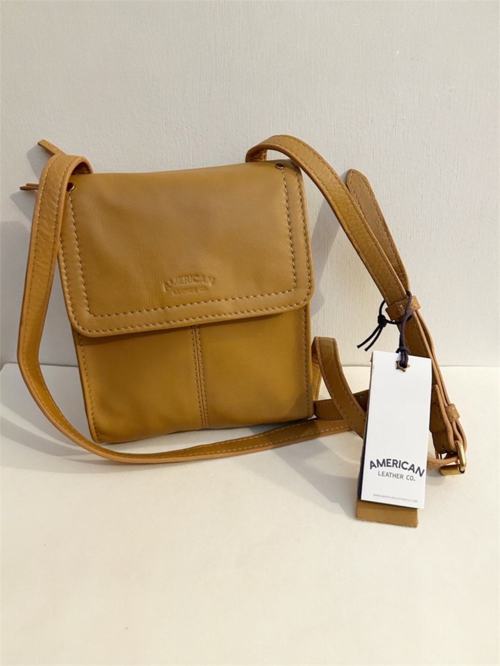 American Leather Co Kansas Crossbody Bag Smooth Cafe Latte Adjustable Strap NWT
